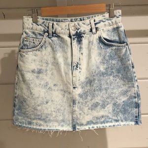NWT TOPSHOP Acid Washed Jean Skirt with Raw Hem